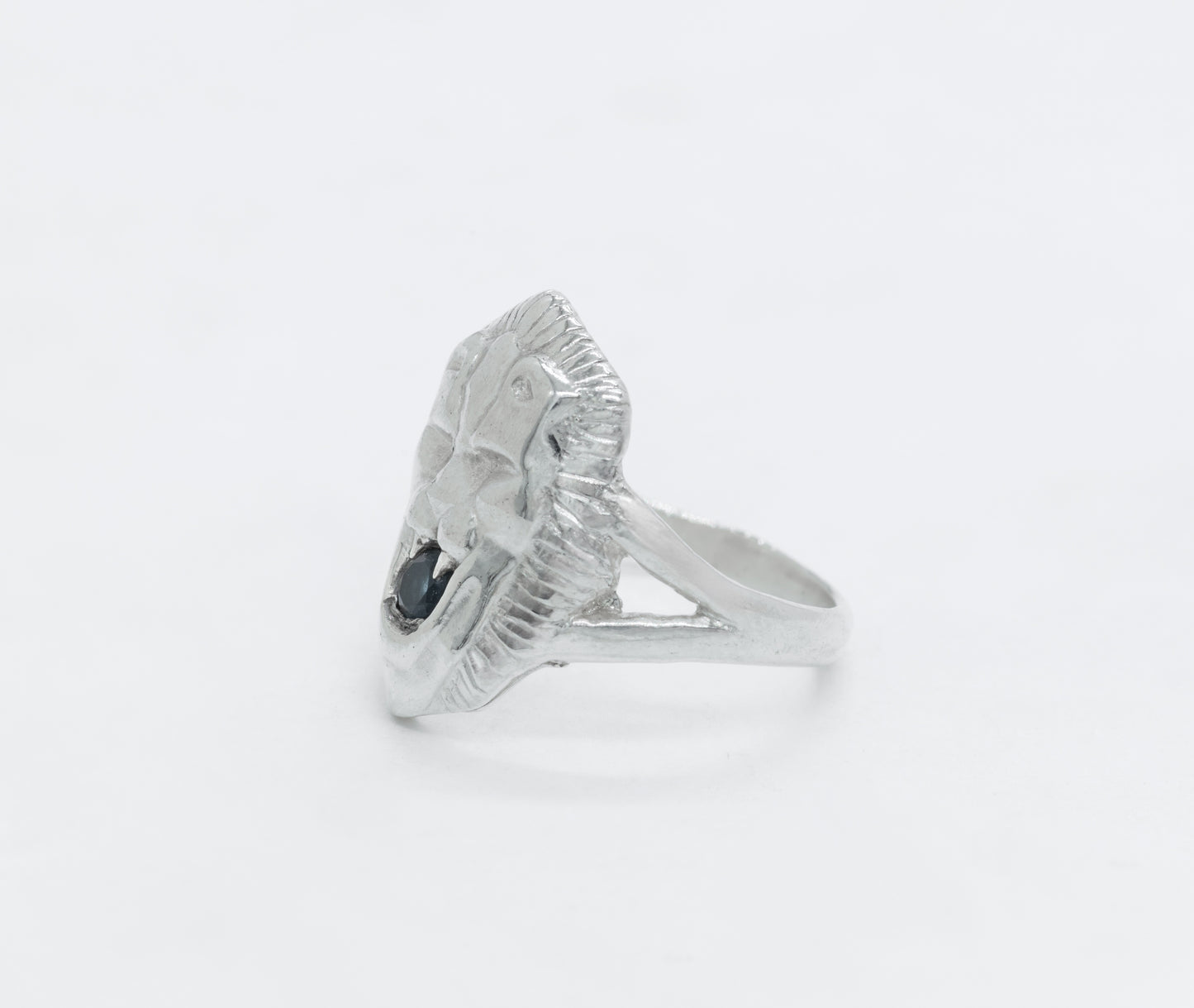 LEON RING