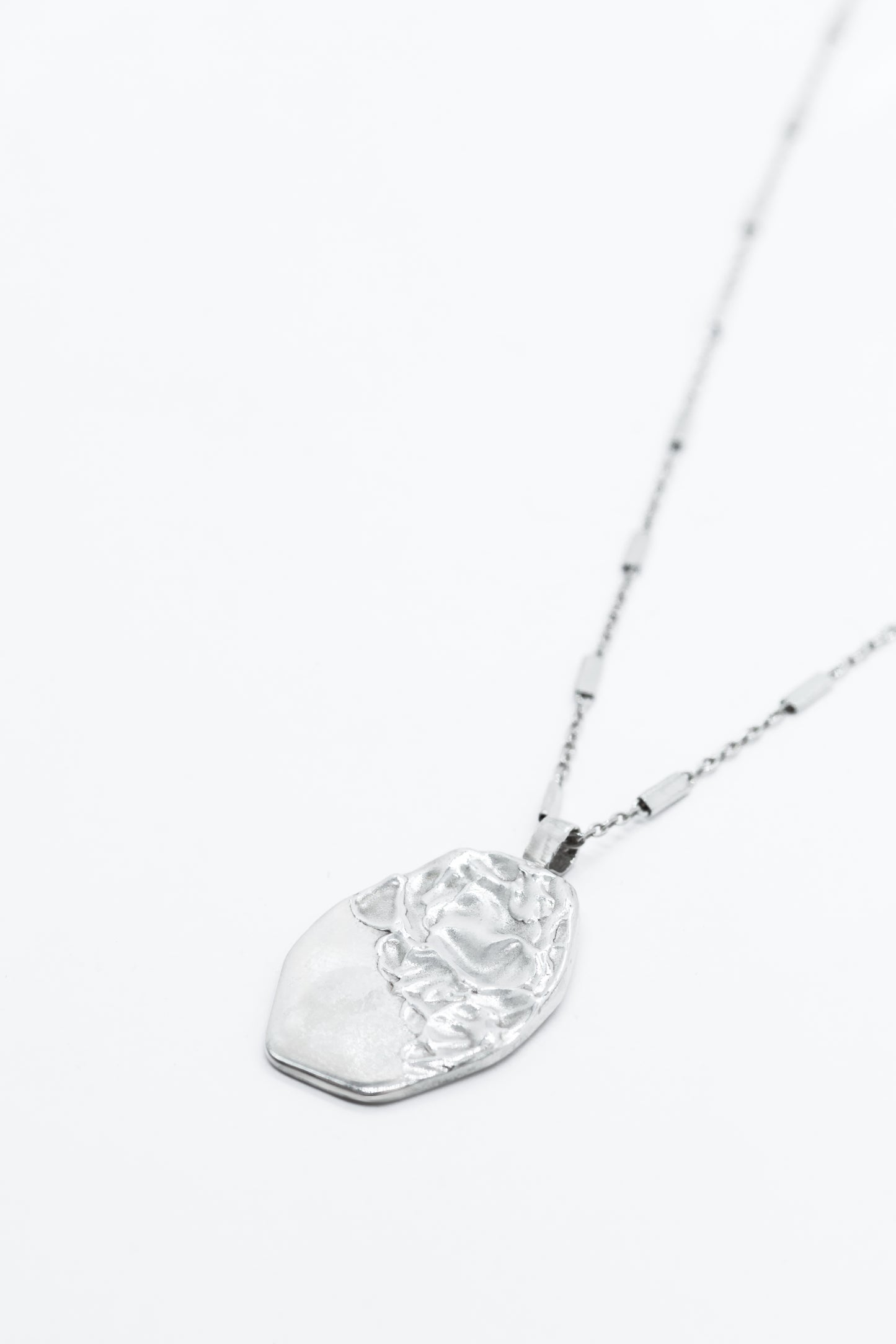 SHORELINE NECKLACE