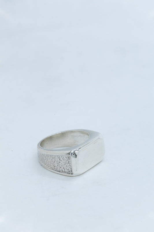 ROYAL SIGNET RING