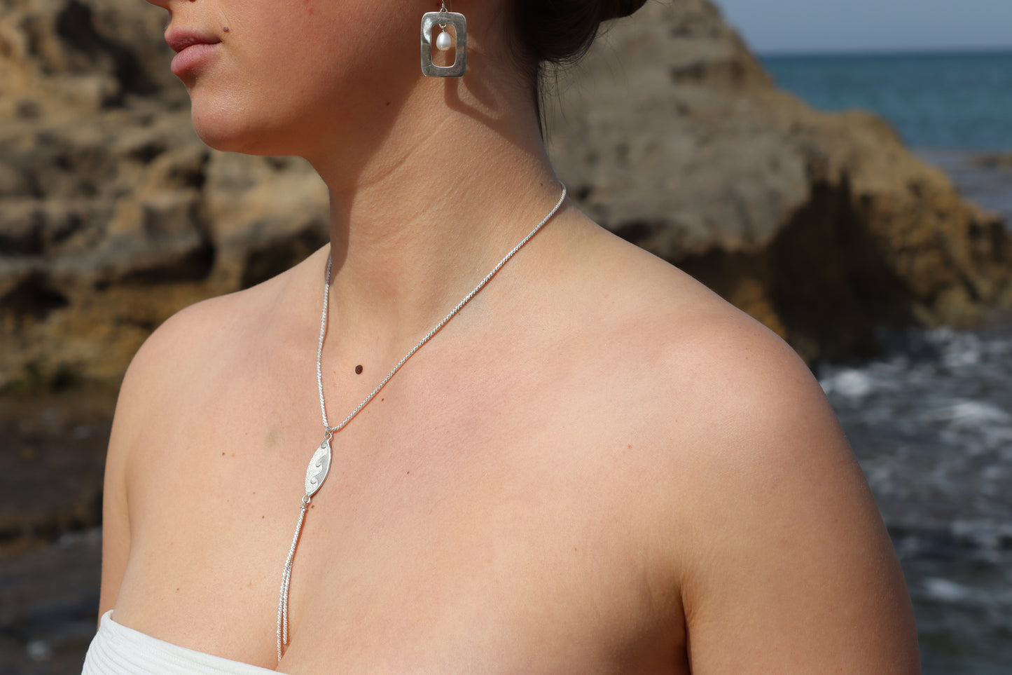WAVE AFTER WAVE NECKLACE