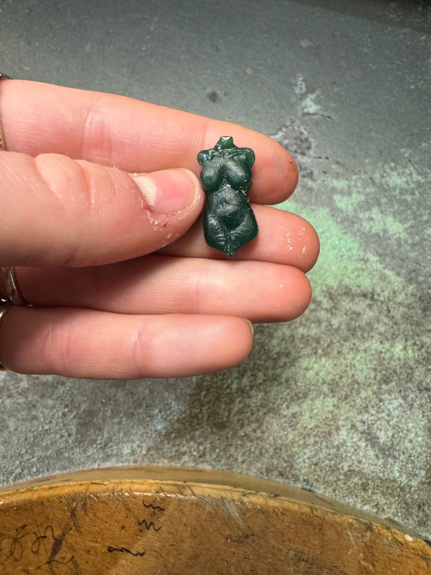 BROKEN FEMINA STATUE NECKLACE