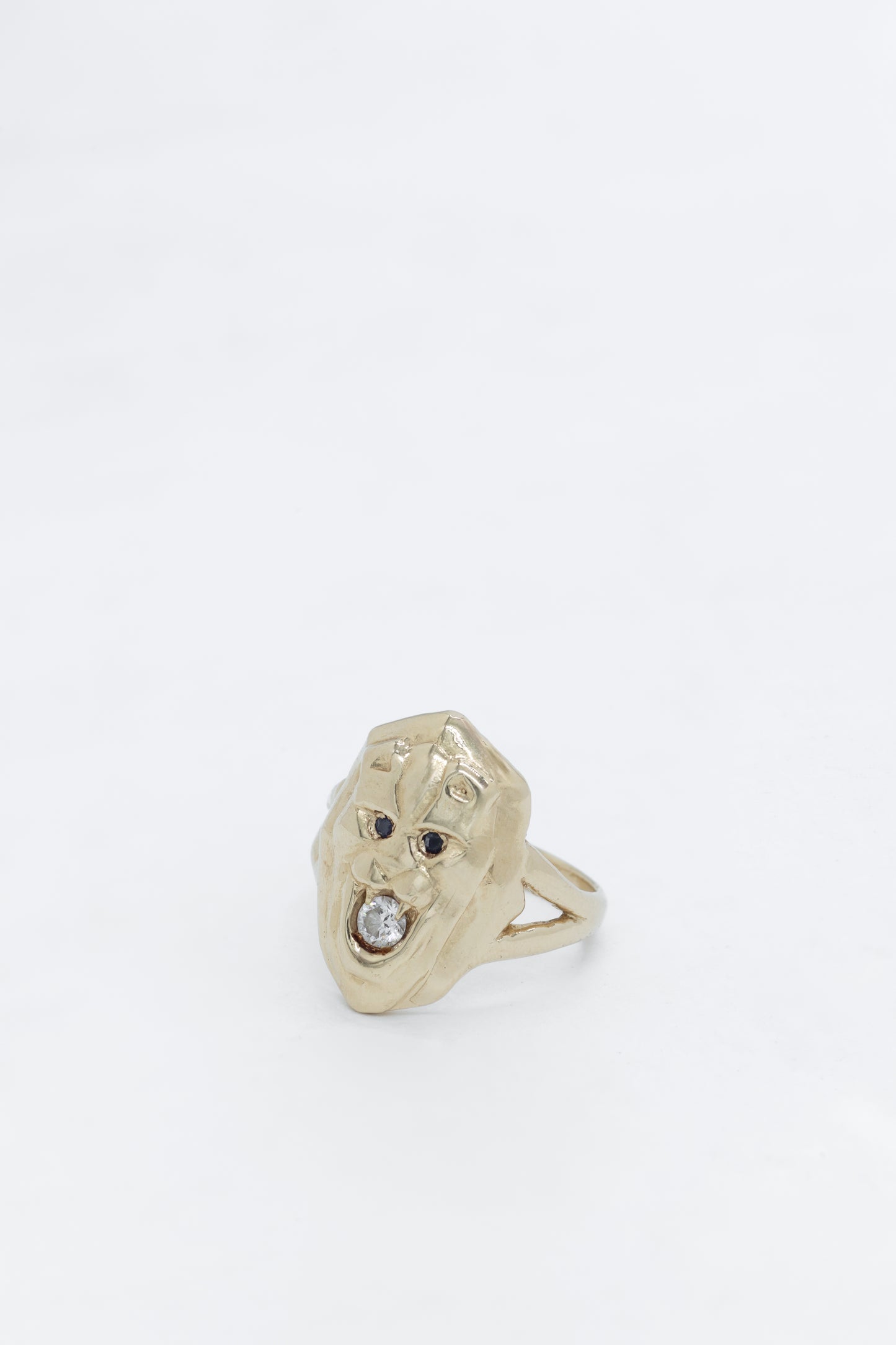 LEON RING