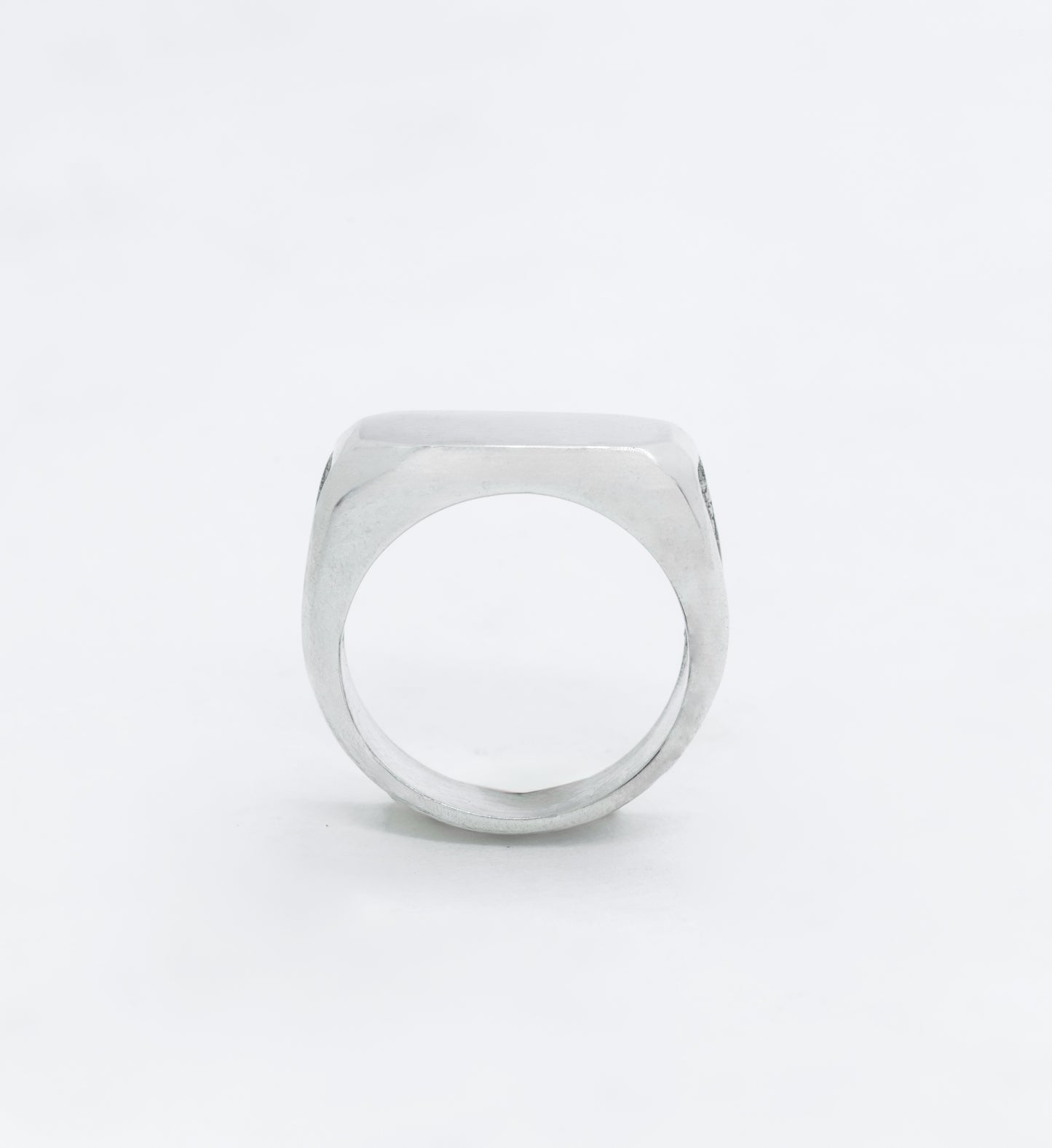 ROYAL SIGNET RING