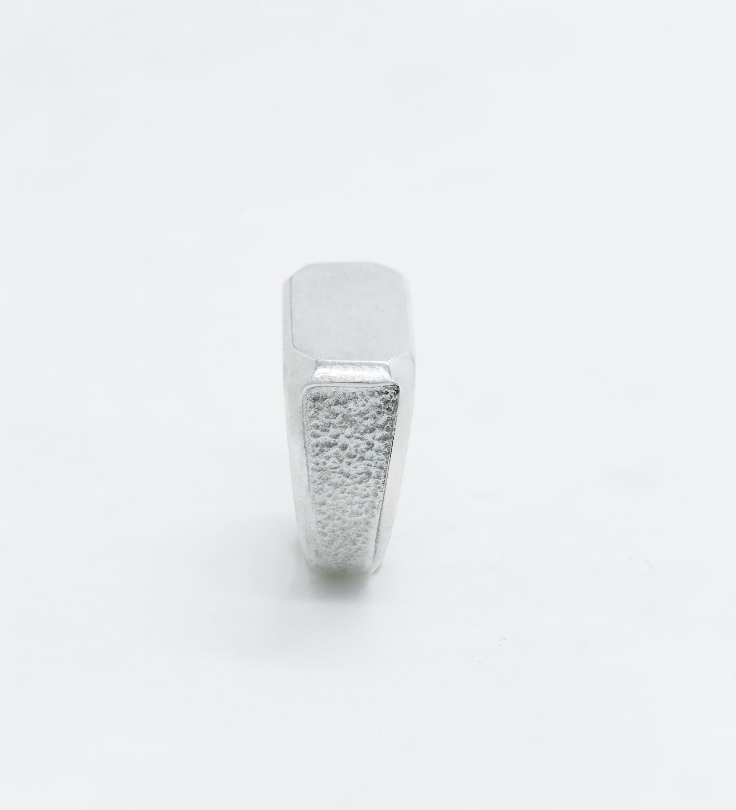 ROYAL SIGNET RING