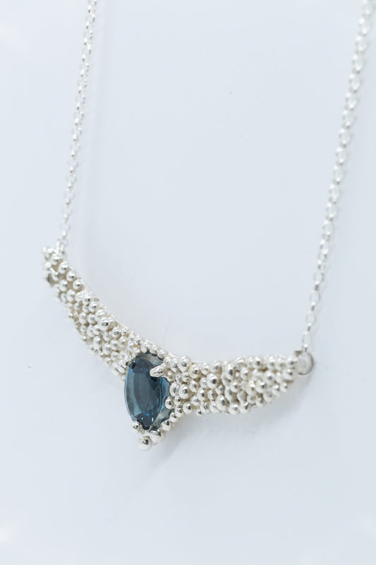 BUBBLE WINGS NECKLACE