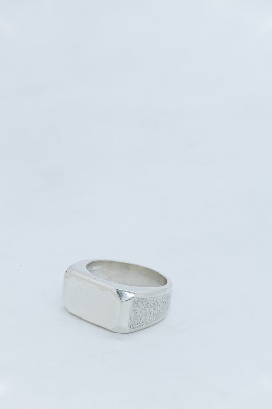 ROYAL SIGNET RING